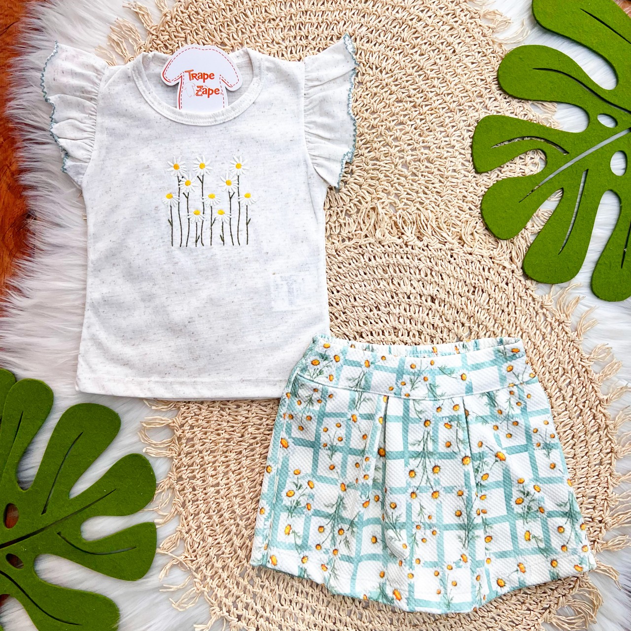 Conj. Blusa de Linho Margaridas e Short Saia - Areia e Verde